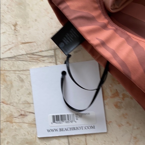 !SOLD!NWT Beach Riot Jungle Kelly Top in Rust - Picture 6 of 6